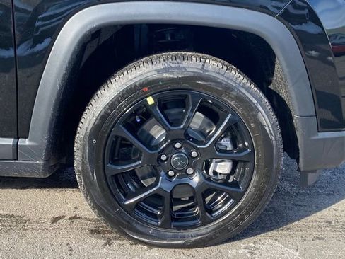 New 2026 Jeep Compass Latitude image 19