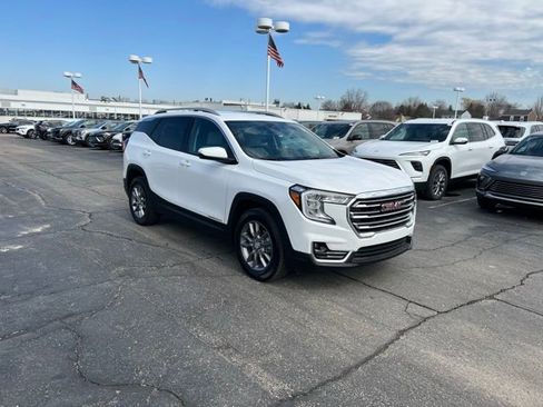 Certified 2024 GMC Terrain SLT image 2