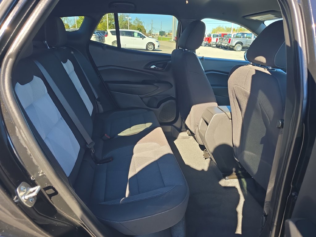 Used 2026 Chevrolet Trax RS FWD image 14