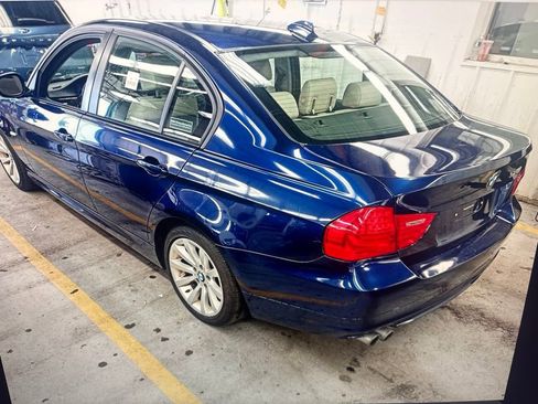 Used 2011 BMW 328i xDrive Sedan AWD/4WD image 2