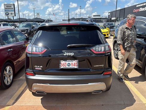 Used 2022 Jeep Cherokee Limited AWD/4WD image 12
