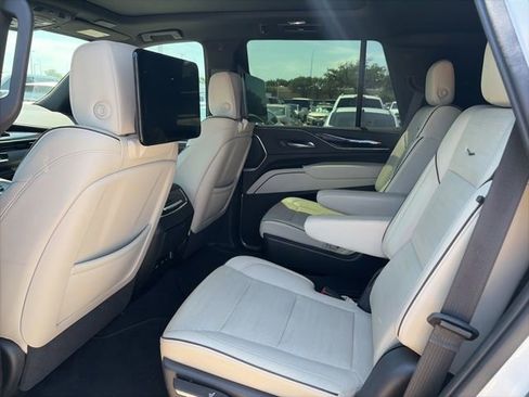 Used 2021 Cadillac Escalade Sport AWD/4WD image 13