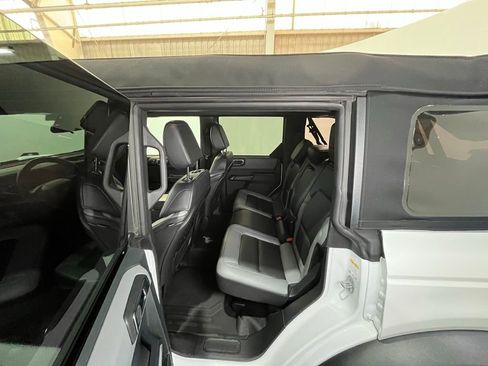 Used 2024 Ford Bronco Black Diamond image 15