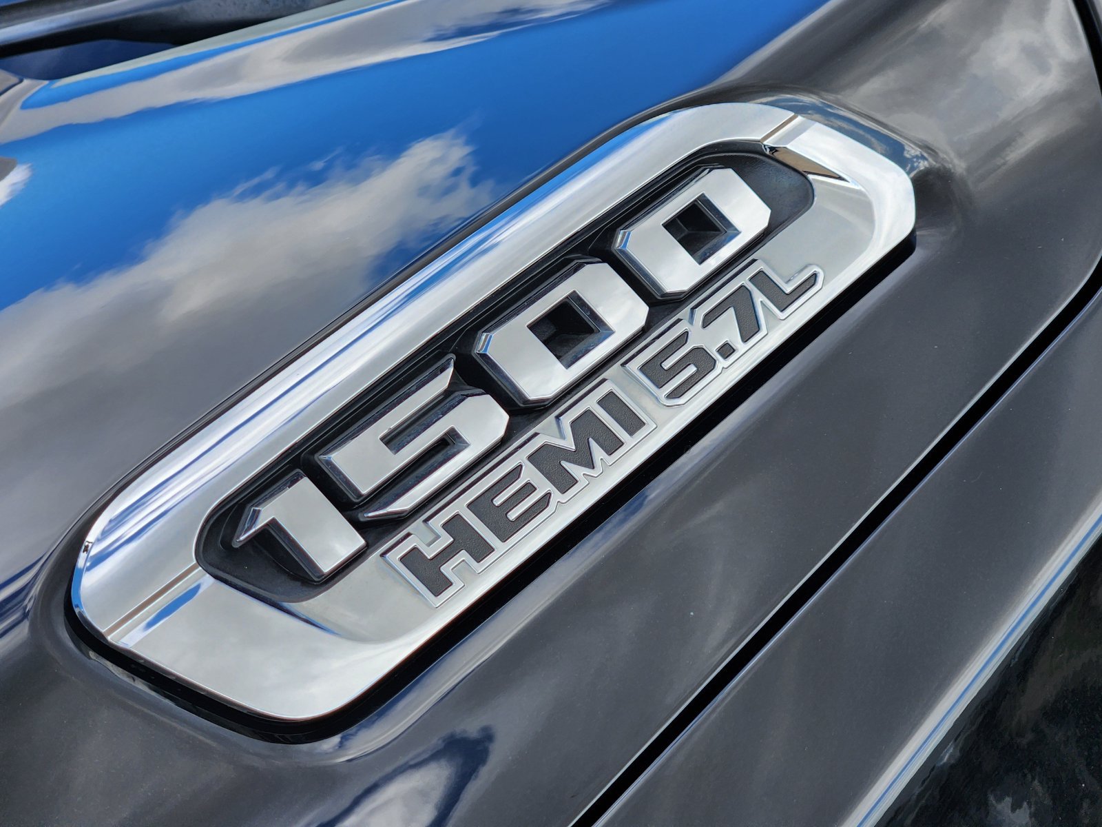 Used 2020 RAM 1500 Laramie AWD/4WD image 14