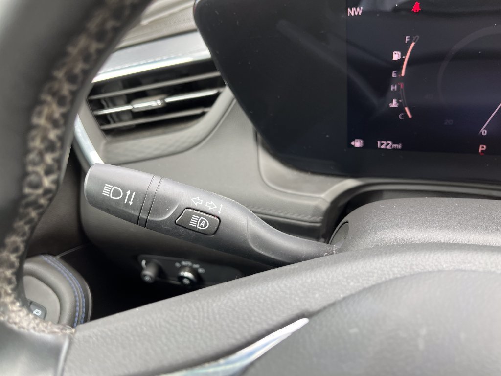 Used 2025 Buick Encore GX Sport Touring w/ Comfort Package AWD/4WD image 21