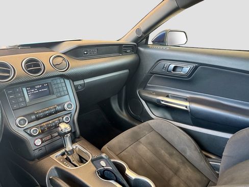 Used 2020 Ford Mustang Coupe RWD image 21