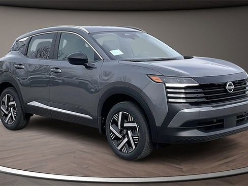 New 2026 Nissan Kicks SV w/ SV Premium Package image 2