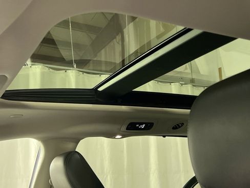 Used 2020 Chrysler Pacifica Limited image 25