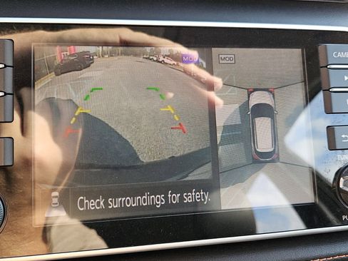 Used 2020 Nissan Kicks SR w/ SR Premium Package image 9