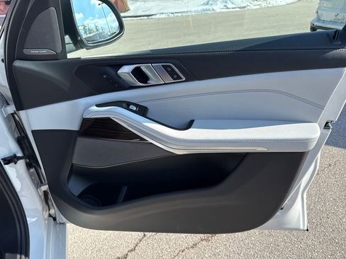 Used 2023 BMW X7 xDrive40i w/ Premium Package image 35