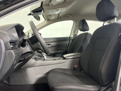 Used 2022 Nissan Sentra S w/ Lighting Package FWD image 6