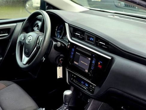 Used 2019 Toyota Corolla LE image 17