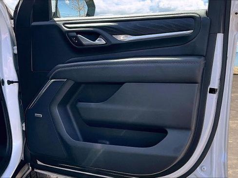 Used 2022 GMC Yukon XL Denali w/ Advanced Technology Package image 28