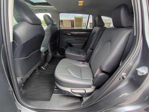 Used 2020 Toyota Highlander Limited AWD/4WD image 17