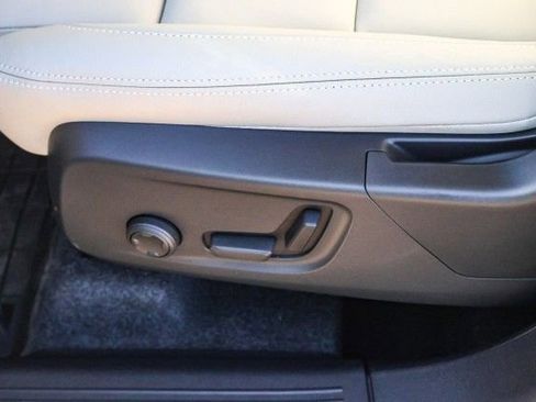 New 2026 Volvo XC40 B5 Plus w/ Protection Package Premier image 19