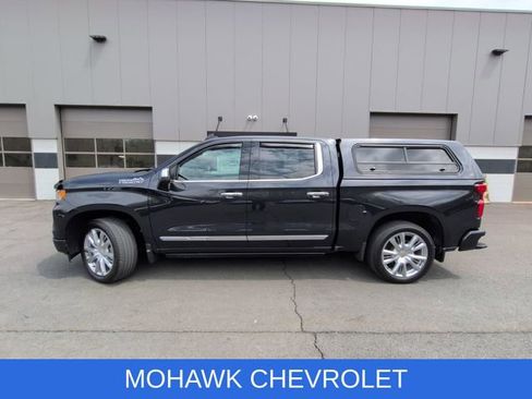 Used 2024 Chevrolet Silverado 1500 High Country w/ Technology Package AWD/4WD image 2