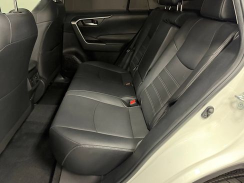 Used 2022 Toyota RAV4 XLE Premium AWD/4WD image 40