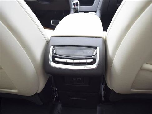 Used 2021 Cadillac XT6 Sport image 32