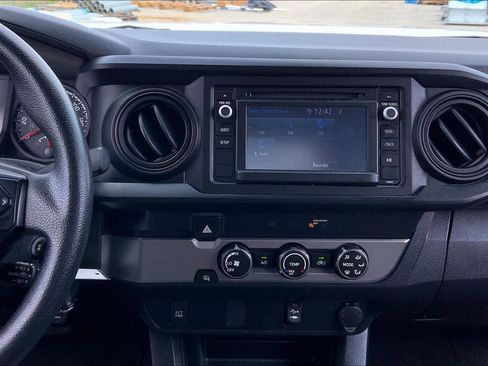 Used 2019 Toyota Tacoma SR image 7
