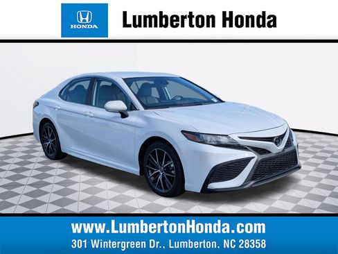 Used 2024 Toyota Camry SE FWD image 1