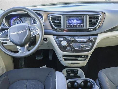 Used 2018 Chrysler Pacifica Touring Plus w/ Tire & Wheel Group image 23