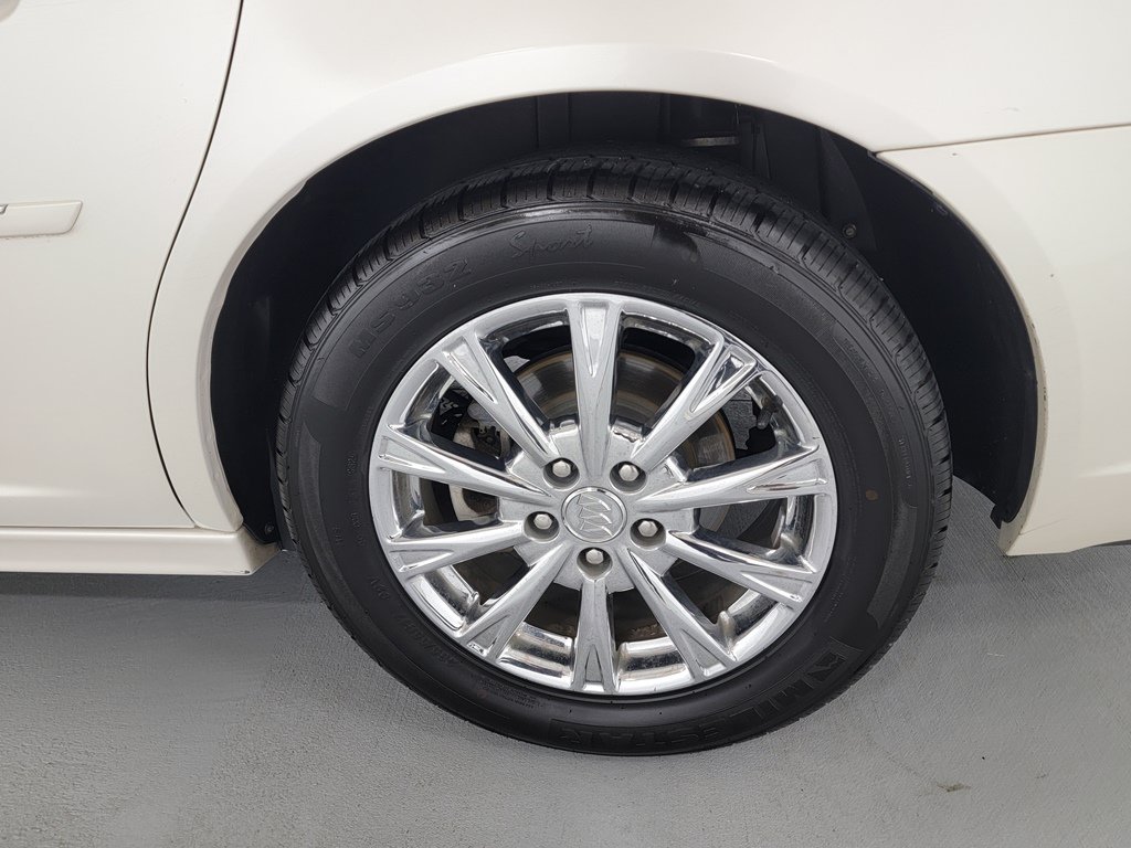 Used 2011 Buick Lucerne CXL FWD image 10