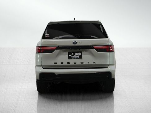 Used 2023 Toyota Sequoia Platinum image 4