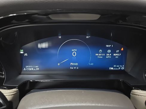 Used 2023 Lincoln Corsair AWD image 25