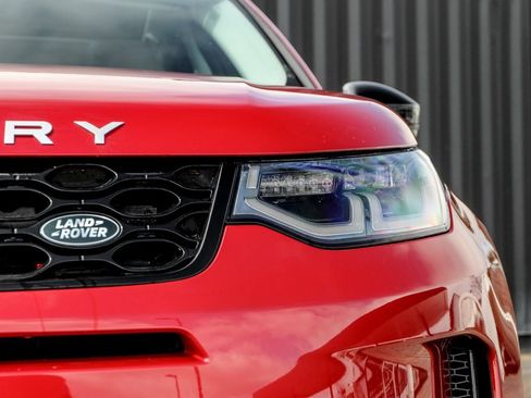 Used 2025 Land Rover Discovery Sport S image 6