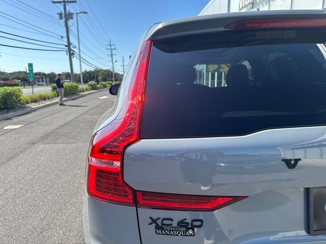 Certified 2024 Volvo XC60 B5 Core w/ Protection Package Premier AWD/4WD image 10