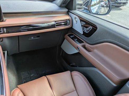 New 2026 Lincoln Aviator Reserve w/ Luxury Package RWD image 17