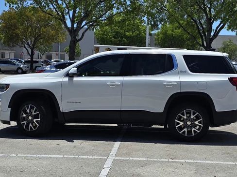 Used 2022 GMC Acadia SLE FWD image 3
