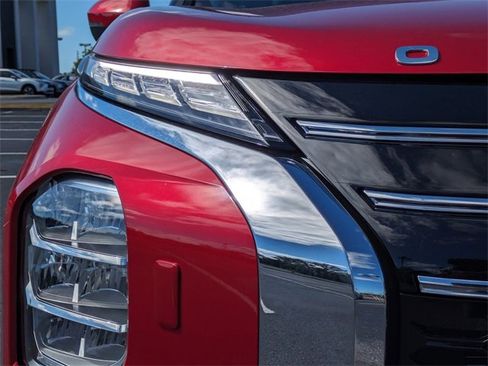 New 2025 Mitsubishi Outlander SE image 10