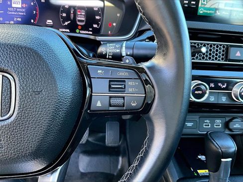 Used 2022 Honda Civic Touring image 31