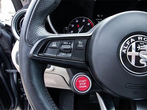 Used 2021 Alfa Romeo Giulia Sprint w/ Sun & Sound Package image 17