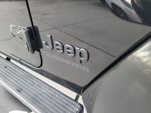 Certified 2022 Jeep Gladiator Sport image 30