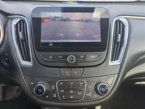 Used 2024 Chevrolet Malibu LT image 17