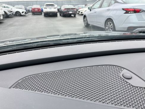 Used 2025 Hyundai Elantra SEL image 17