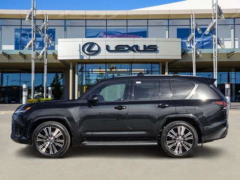 New 2026 Lexus LX 700h Luxury image 3