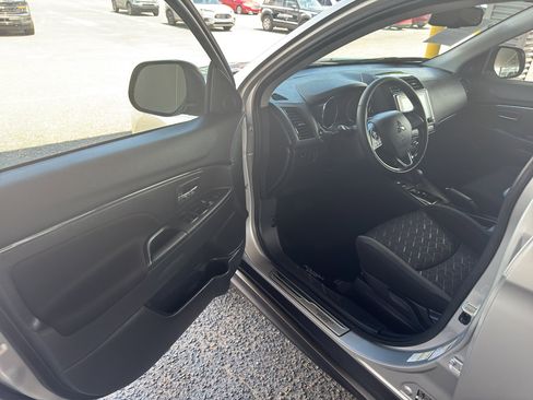 Used 2024 Mitsubishi Outlander Sport LE image 10