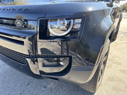 New 2026 Land Rover Defender 110 S AWD/4WD image 9