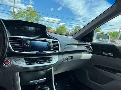 Used 2013 Honda Accord EX-L image 40