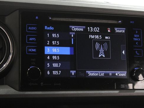 Used 2016 Toyota Tacoma TRD Sport image 10