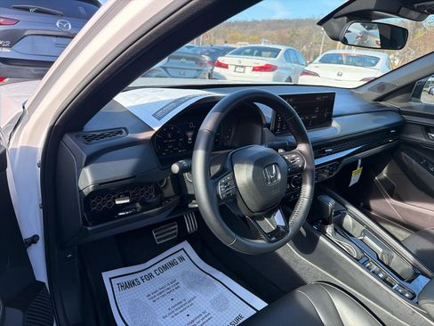 Used 2025 Honda Accord Sport image 17