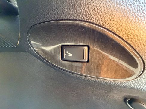 Used 2012 INFINITI EX35 Journey w/ Premium Pkg image 19