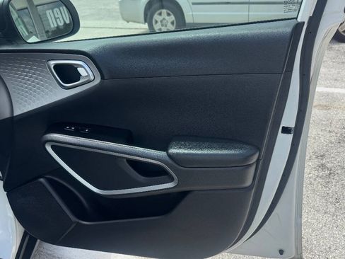 Used 2020 Kia Soul LX FWD image 22