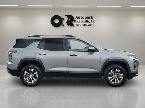 Used 2025 Chevrolet Equinox LT w/ Convenience Package II image 6