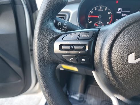 Used 2023 Kia Rio LX image 29