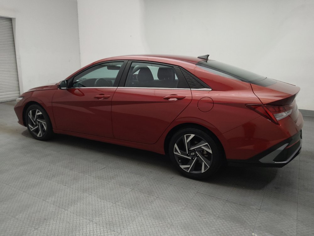 Used 2024 Hyundai Elantra SEL w/ Convenience Package FWD image 3