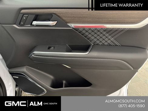 New 2026 GMC Acadia Denali w/ Super Cruise Package image 16